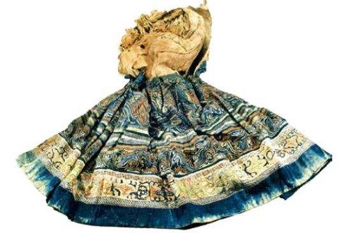 服装品牌实体店集体关门，尊龙凯时服饰品牌的出路在哪里