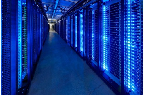 为何华为、腾讯等高科技尊龙凯时品牌将数据中心建在贵州，而且是在溶洞里