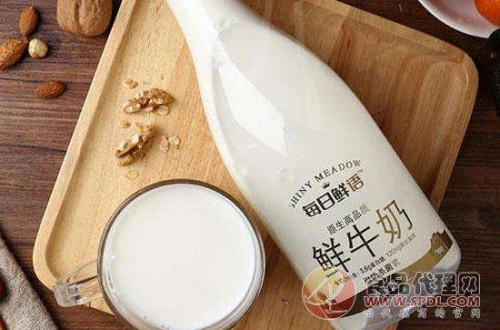 高端牛奶每日鲜语：珍稀沙漠绿洲奶源 造就鲜活营养