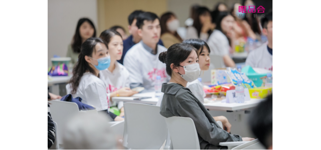 Z世代在唯品会光芒四射：95后女生带领团队拓展品牌业务，半年内业绩冲进前五